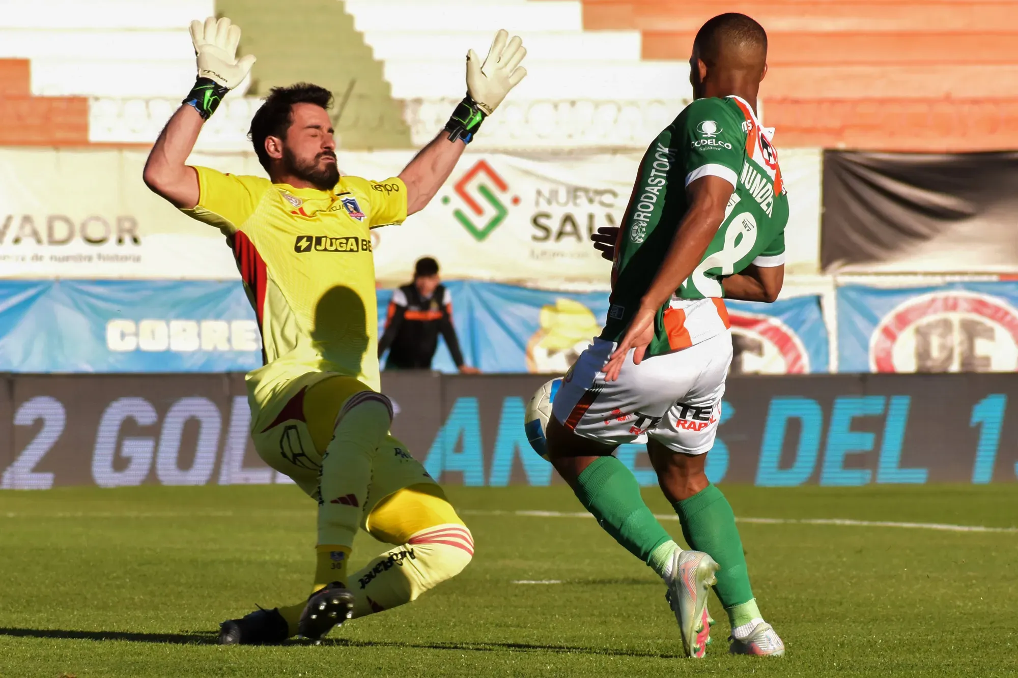 Munder le anota dos goles a Colo Colo para el triunfo de Cobresal y se pone a esperar que a su novia le vaya excelente en su gran desafío académico.