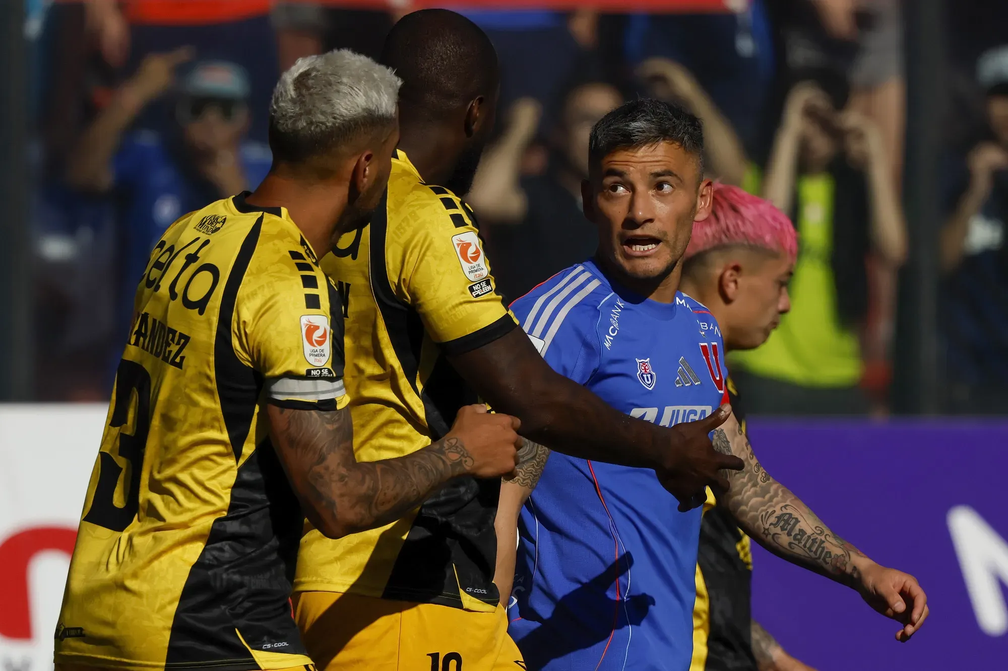 Pinilla se cuadra con Aránguiz: a Colo Colo le reprogramaron partidos amistosos y a la U por instancias finales de Copa Sudamericana no.