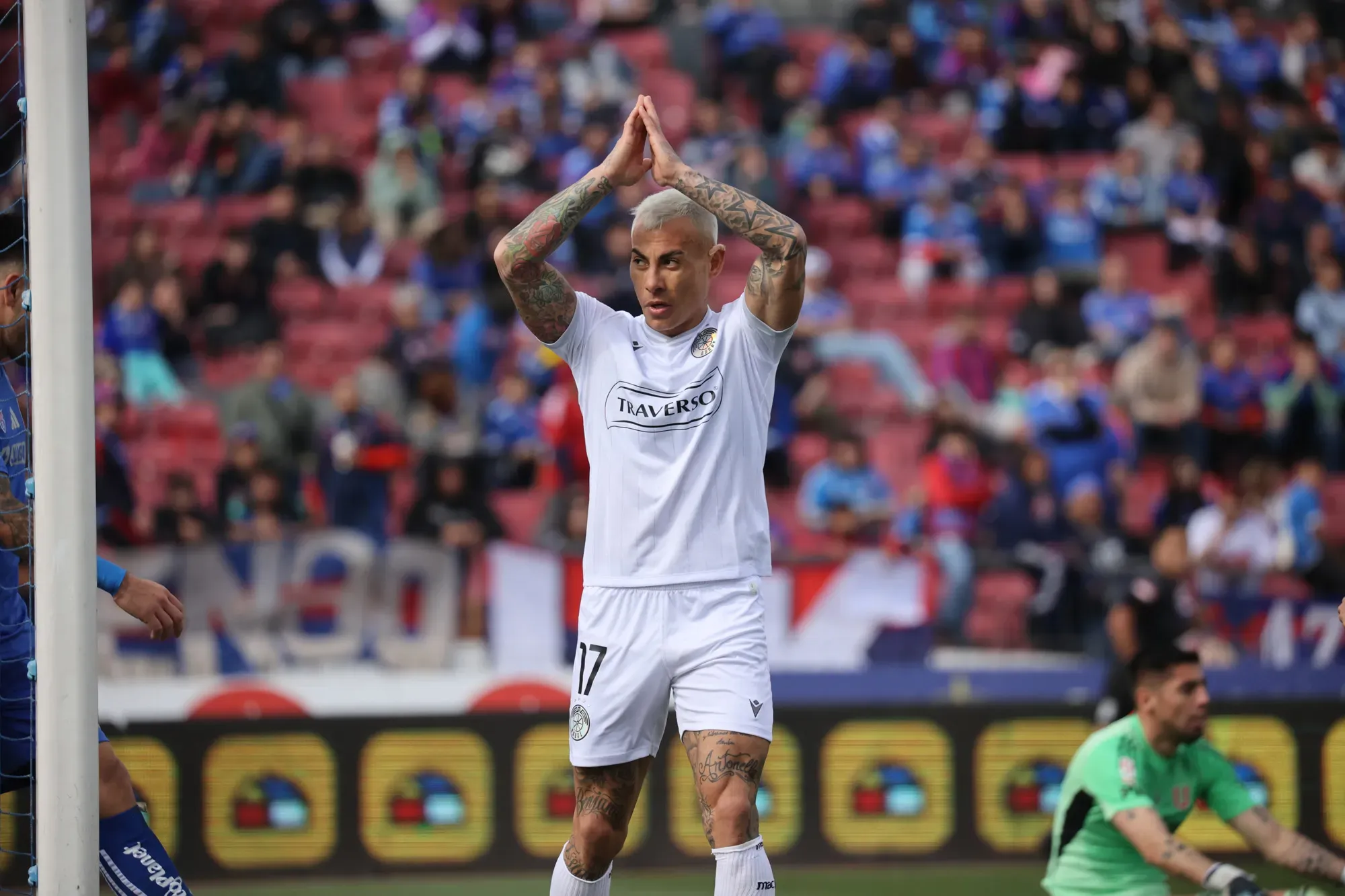 Exigen a Vargas y la U pagar la deuda al hincha azul.