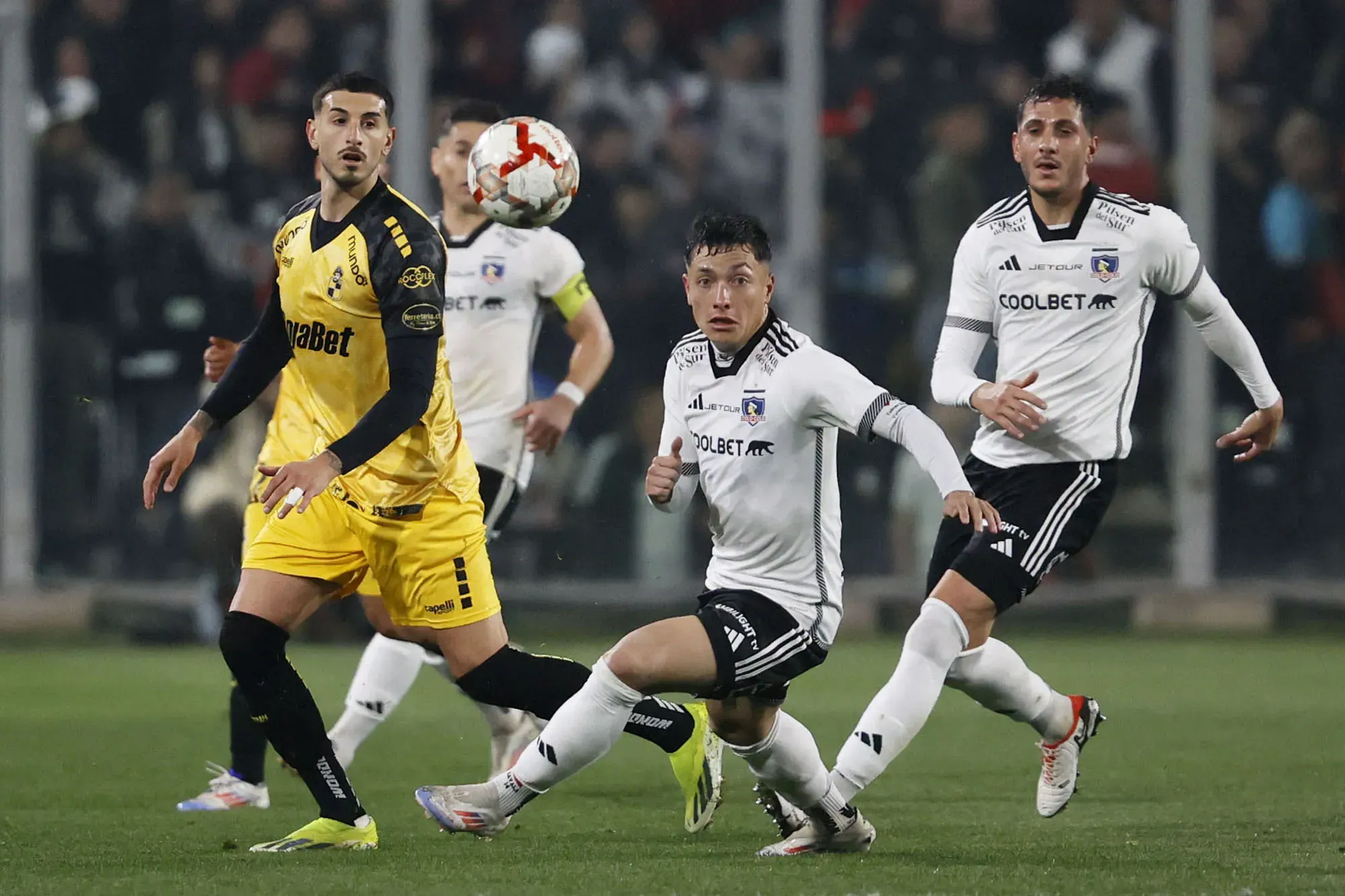 Aníbal Mosa sentenció el caso de Cristián Zavala: jugará en Colo Colo 2026.