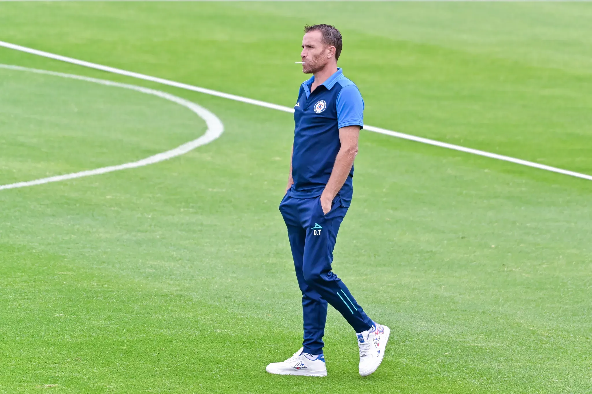 Diego Testas consolidó un modelo de juego sólido y agresivo en Cruz Azul Femenil. (Imago7)