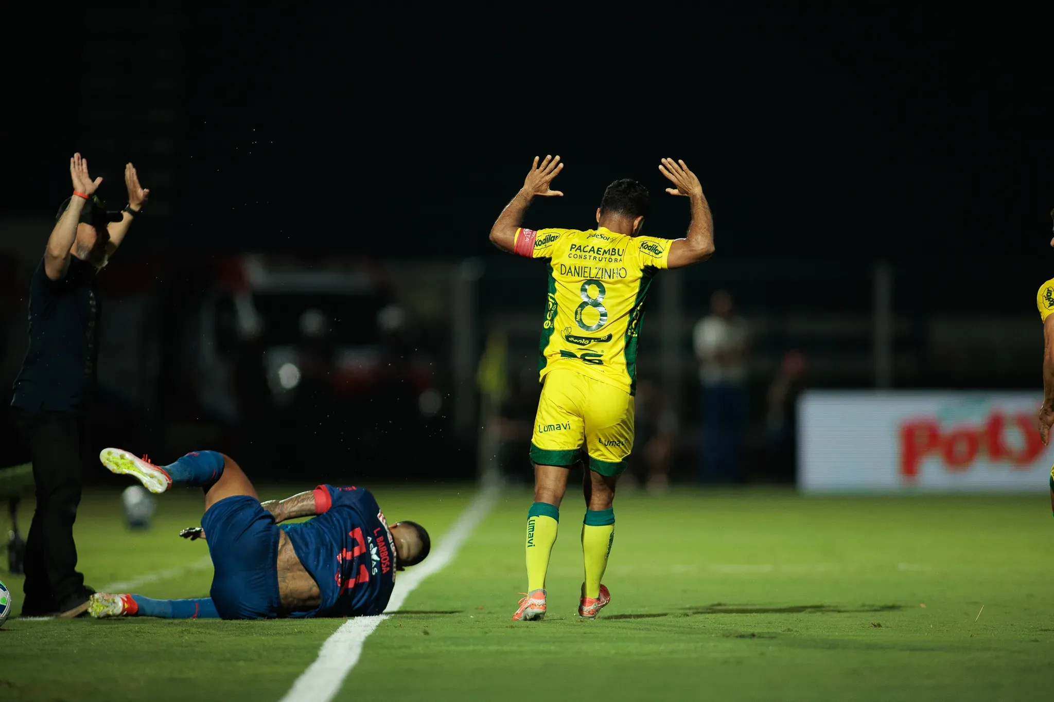 SP – MIRASSOL – 01/10/2025 – BRASILEIRO A 2025, MIRASSOL X BRAGANTINO – Danielzinho jogador do Mirassol durante partida contra o Bragantino no estadio Jose Maria de Campos Maia pelo campeonato Brasileiro A 2025. Foto: Vinicius Silva/AGIF