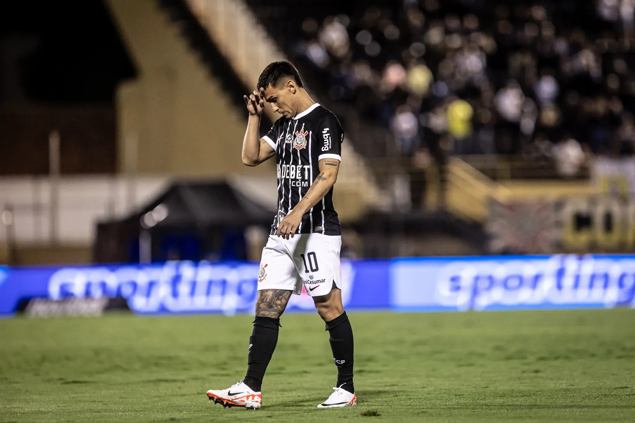 Rojas  do Corinthians lamenta durante partida contra o Sao Bernardo no estadio Primeiro de Maio pelo campeonato Paulista 2024. Foto: Leonardo Lima/AGIF