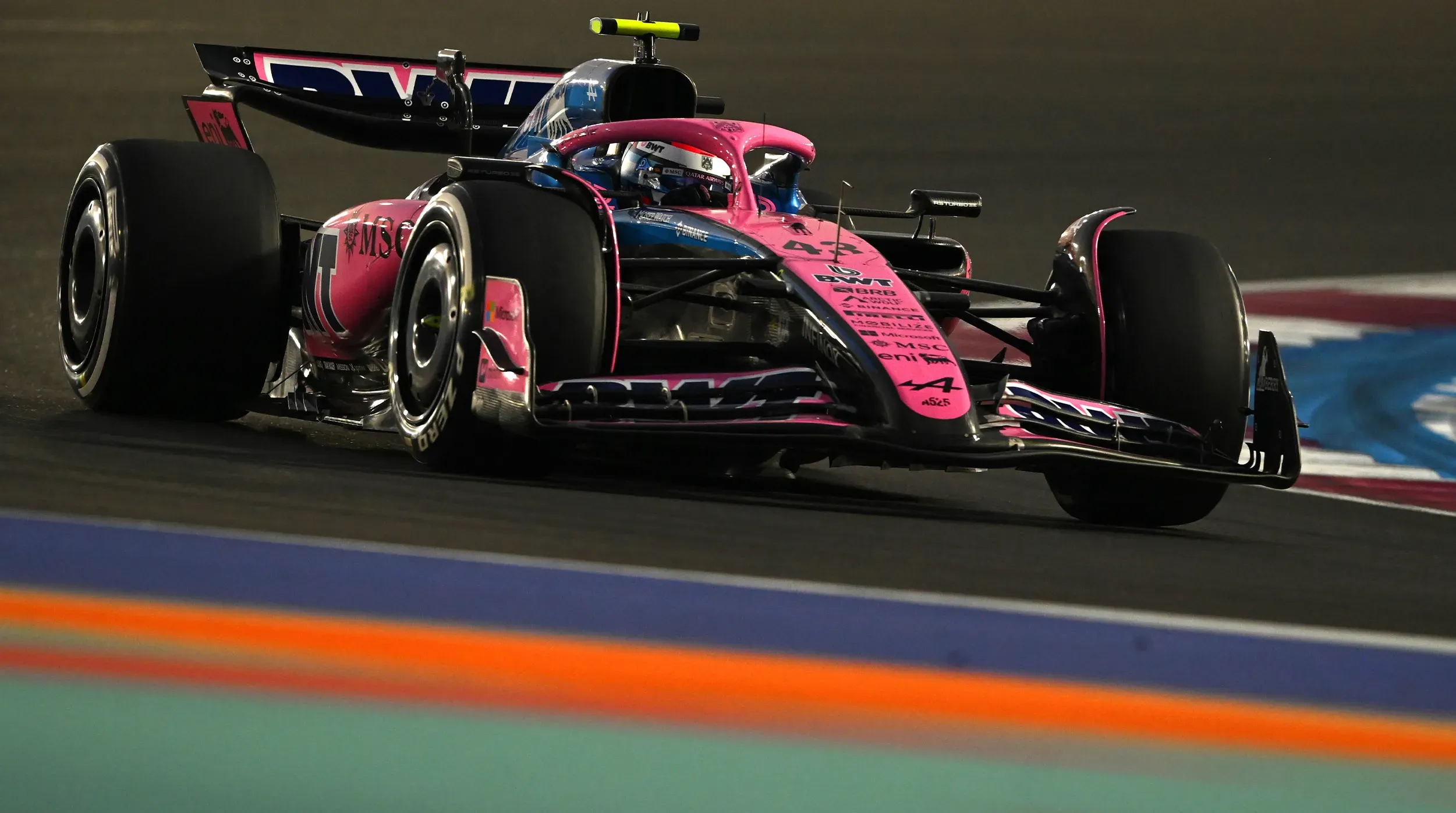 Franco Colapinto no encontró nunca el auto y largará desde el fondo en Abu Dhabi.