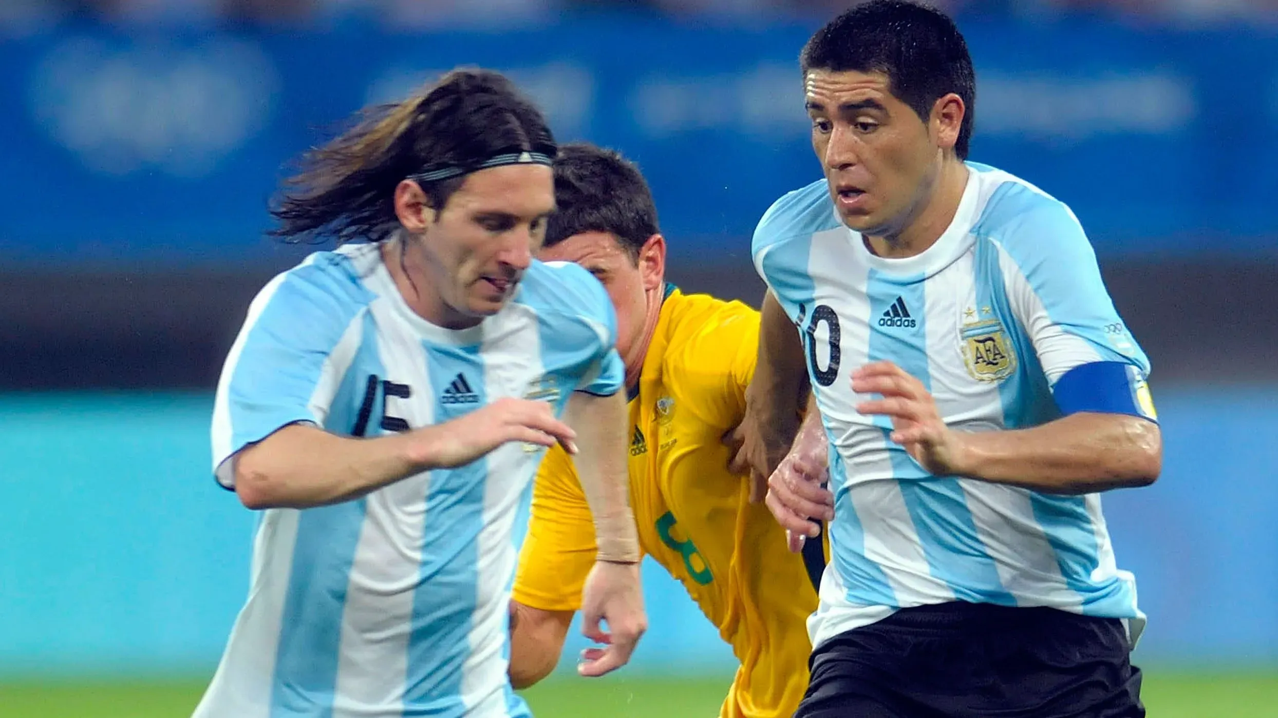 Lionel Messi y Juan Román Riquelme en los Juegos Olímpicos de Beijing 2008. Getty Images.