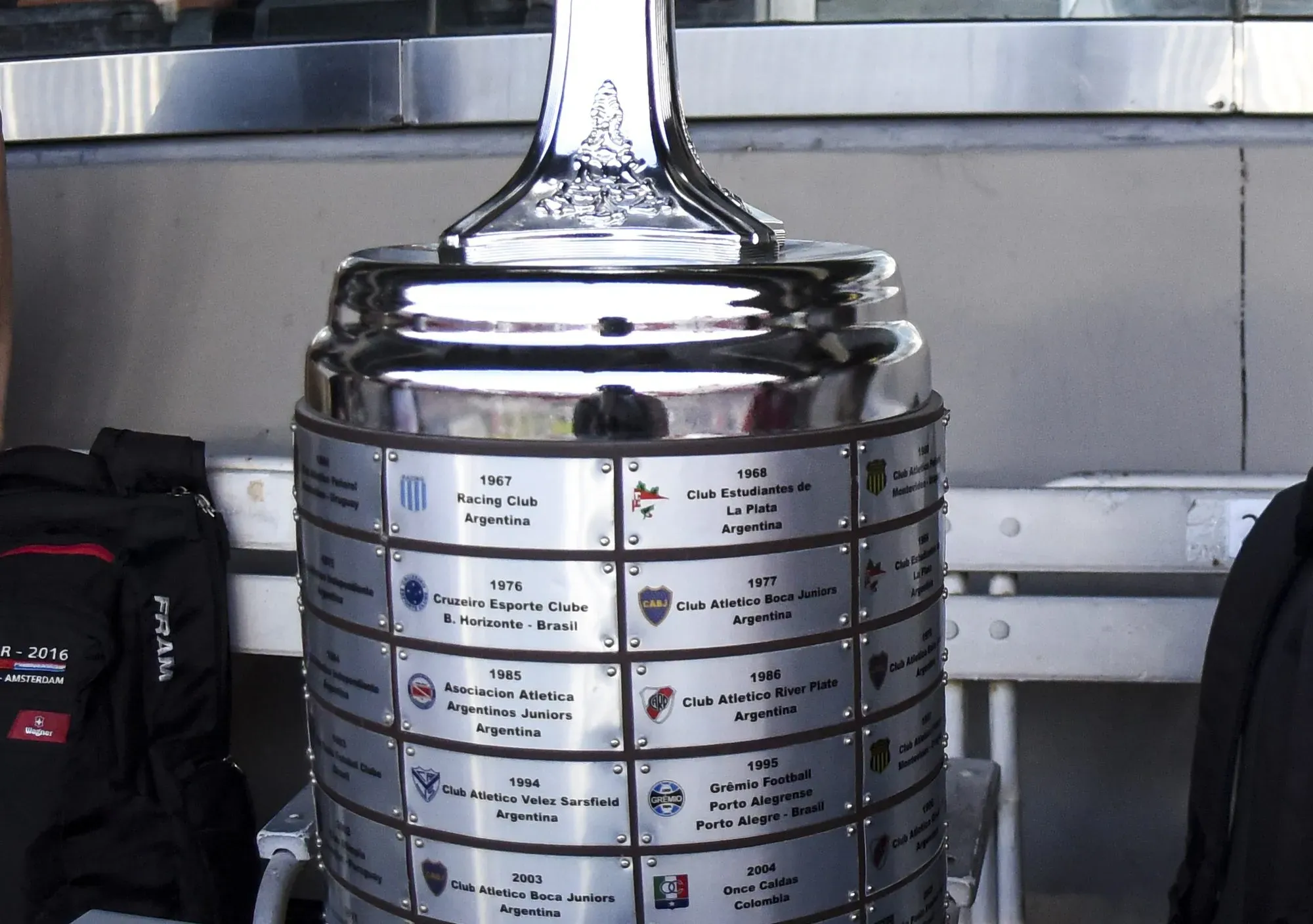 Las placas de la Copa Libertadores ya no cabrán de cara a 2024. | Foto: Getty Images