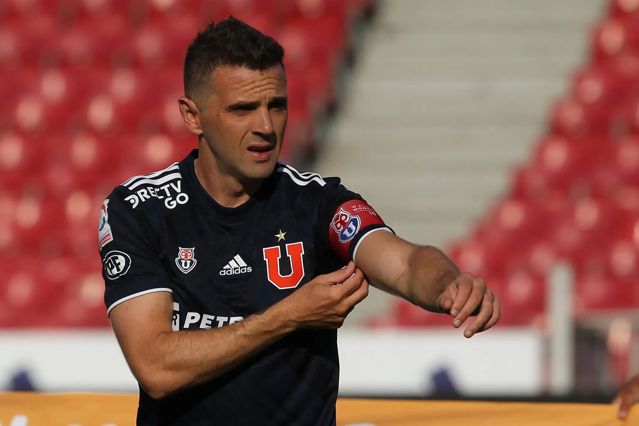 Walter Montillo le dice adiós al fútbol entre lágrimas y la U como emblema. Foto: Photosport.