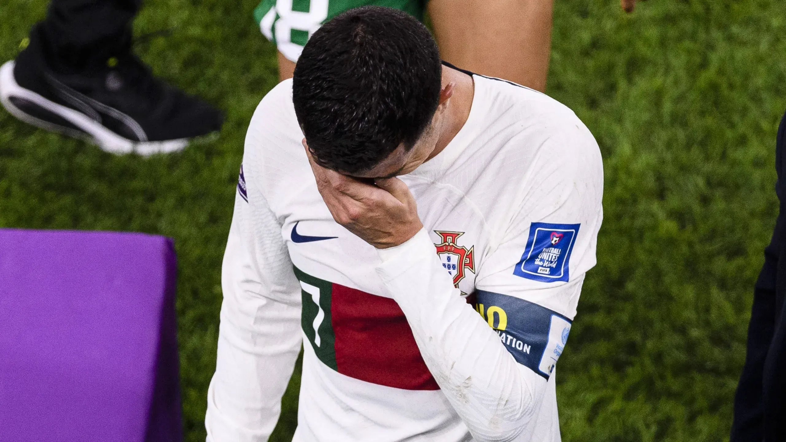 La desazón de Cristiano Ronaldo tras la eliminación que sufrió con Marruecos en Qatar 2022. El Bicho buscaría tener una nueva oportunidad en el Mundial del 2026.