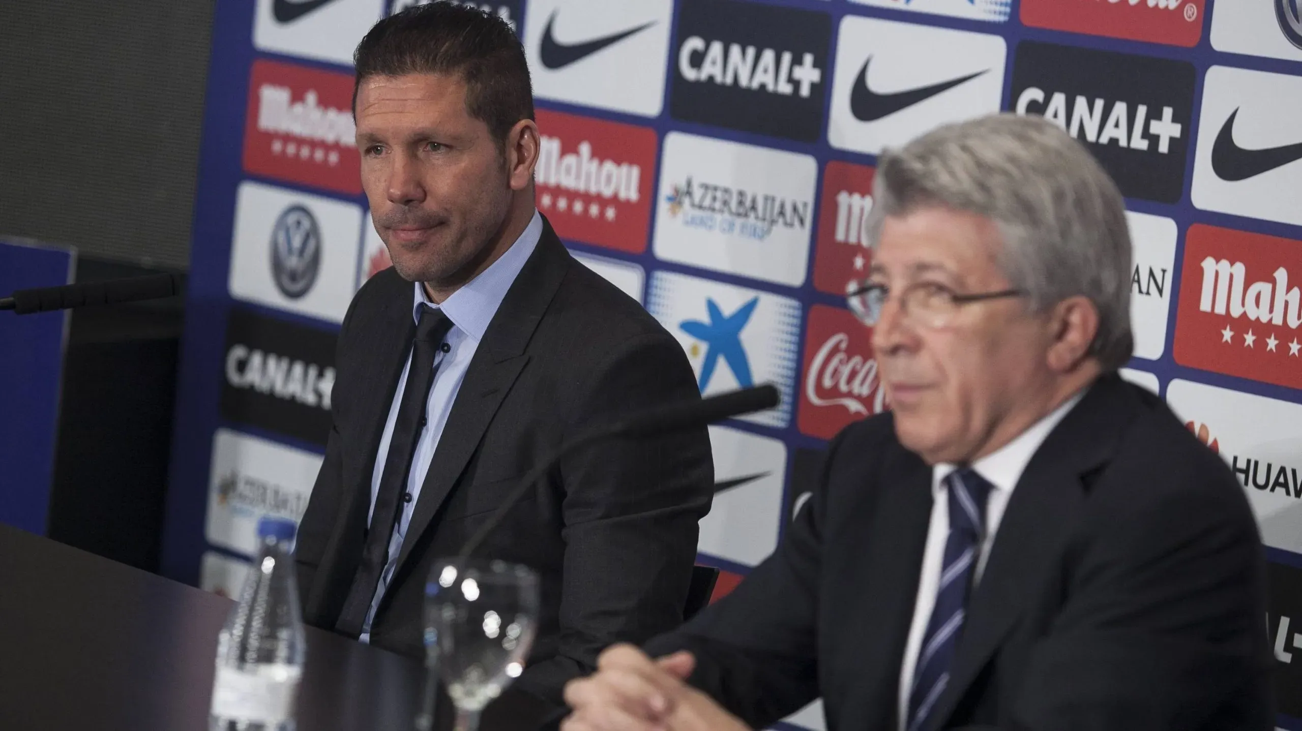 Diego Simeone junto a Enrique Cerezo.