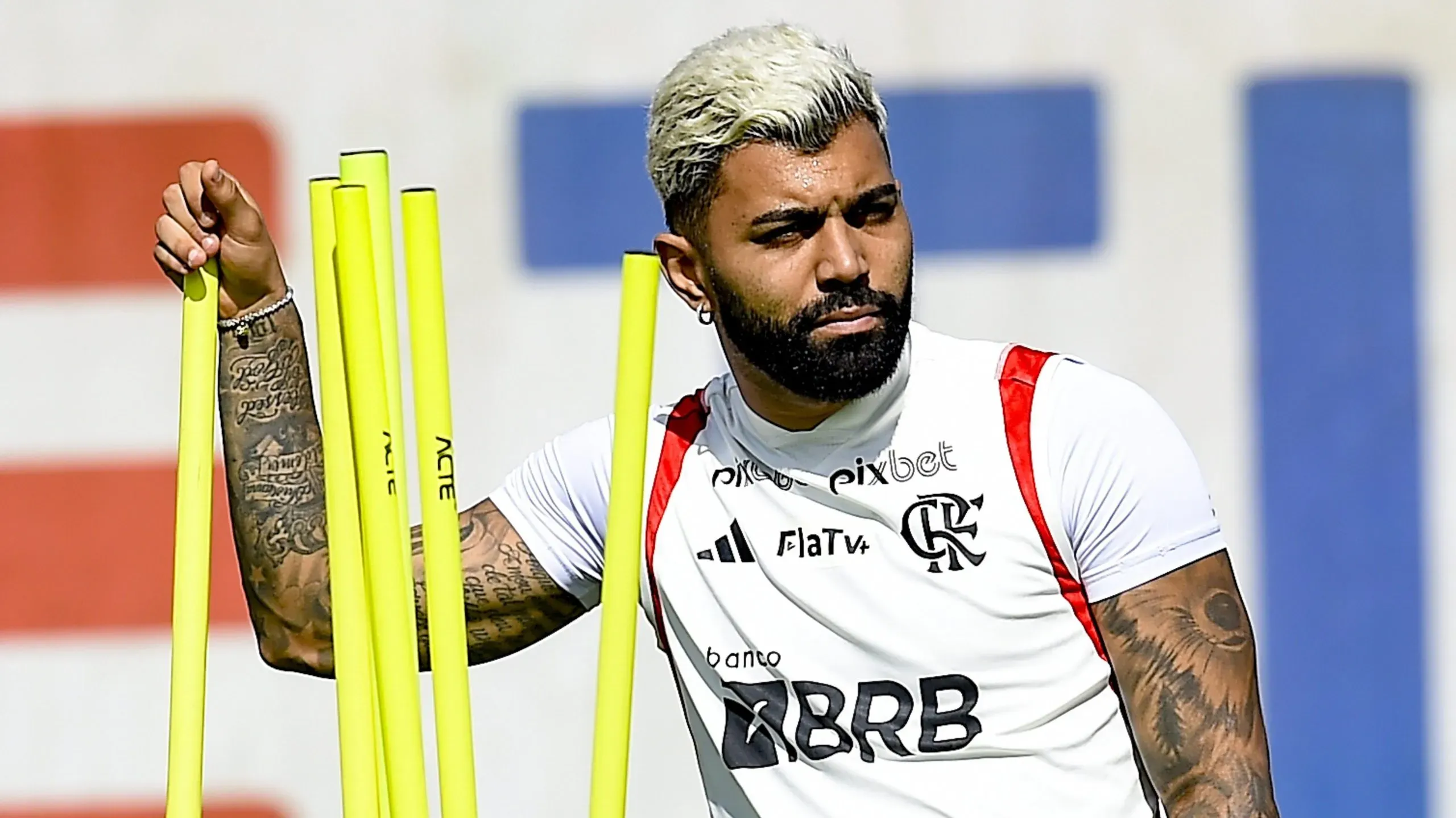 Reprodução Twitter Oficial do Flamengo/Marcelo Cortes/CRF – Gabigol ficou no Rio