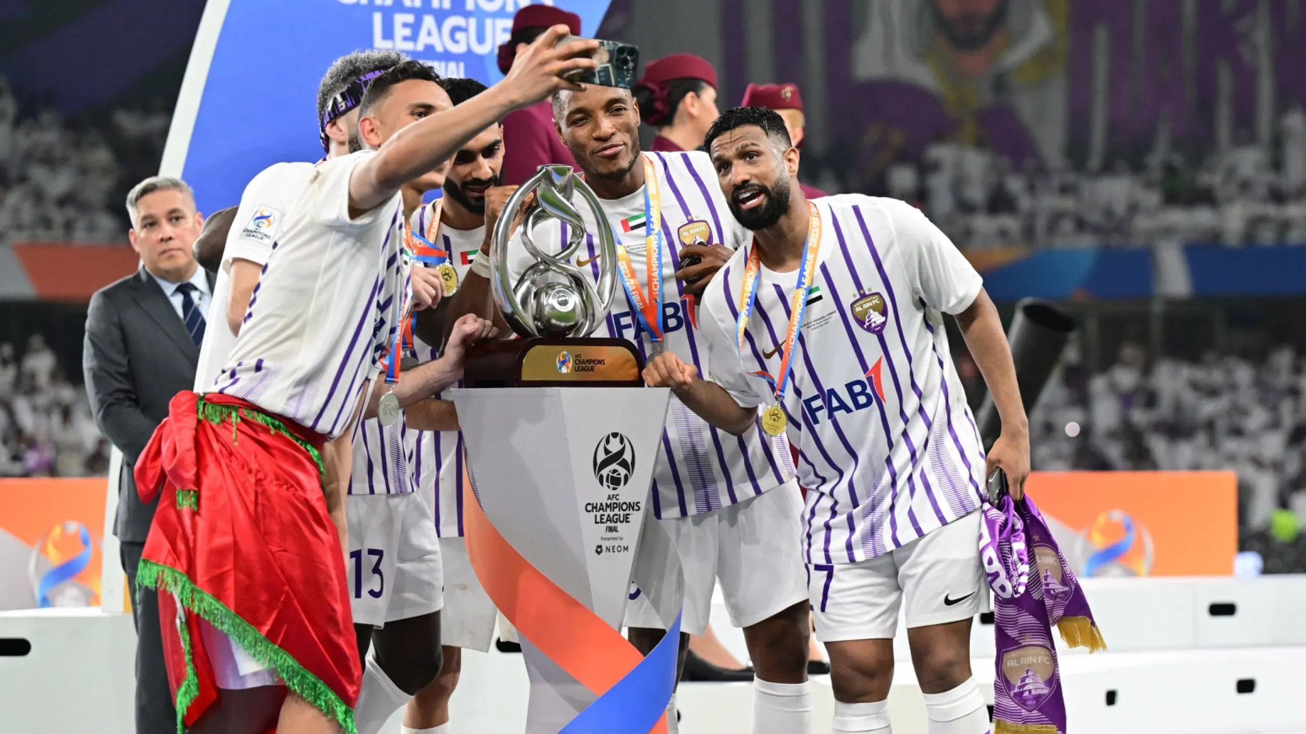 Los jugadores del Al Ain celebrando el título de la Champions League de la AFC.