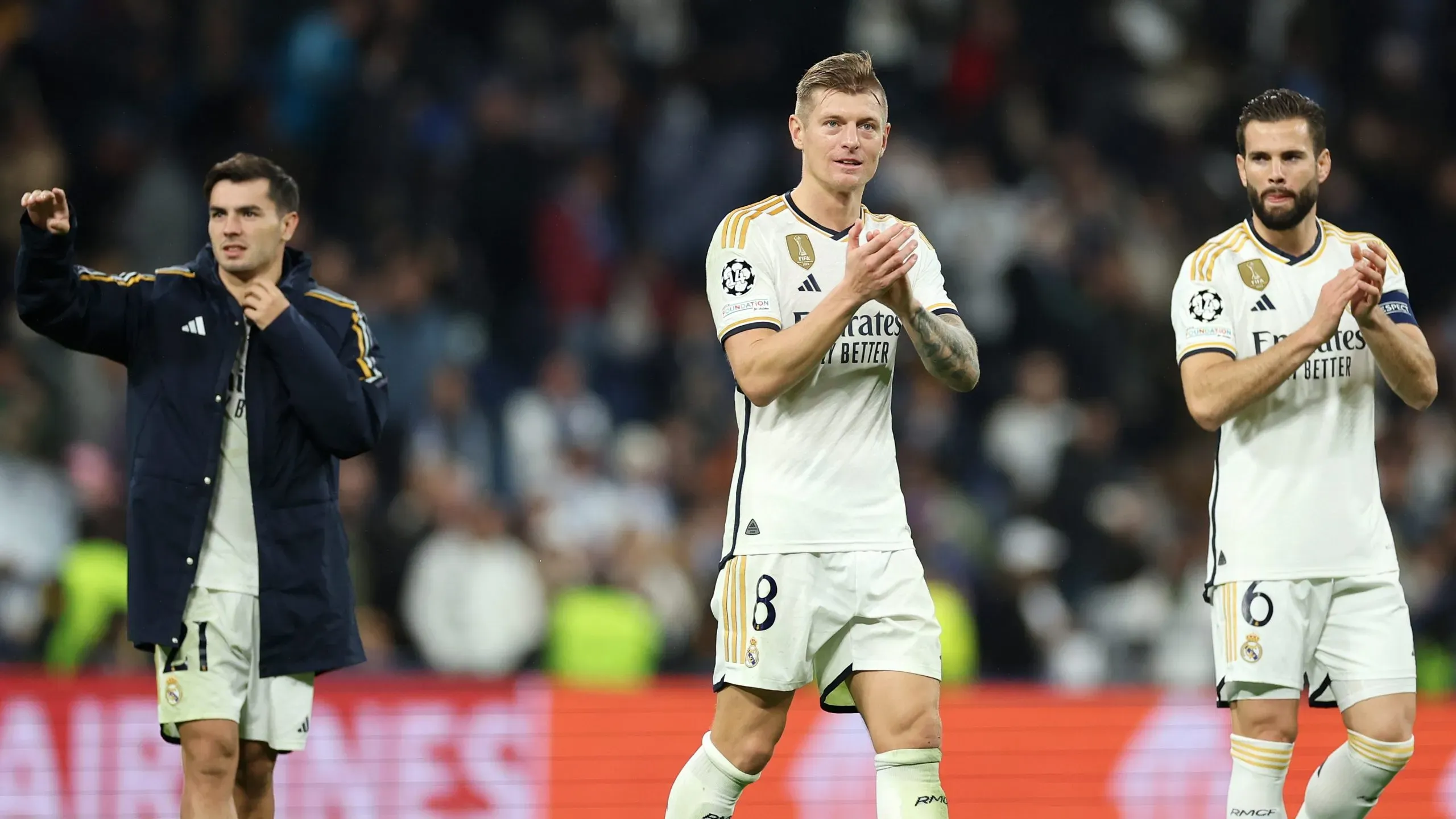 Díaz, Kroos y Fernández en el Santiago Bernabeu tras ganarle al Napoli. Getty Images