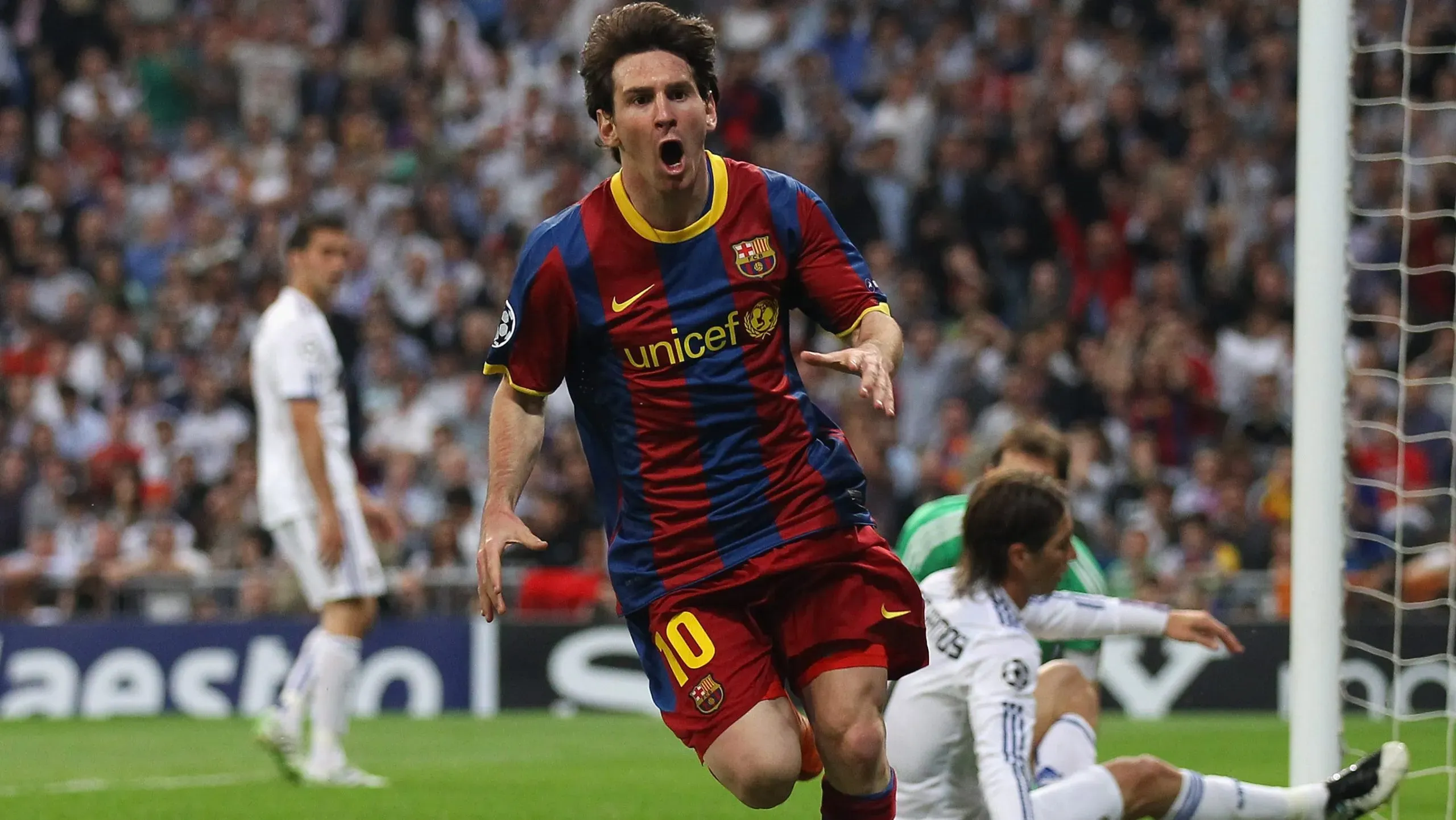 La celebración de Lionel Messi en el 1 a 0 del Barcelona vs. Real Madrid por la Champions League 2010/2011 en el Bernabéu. Getty Images.