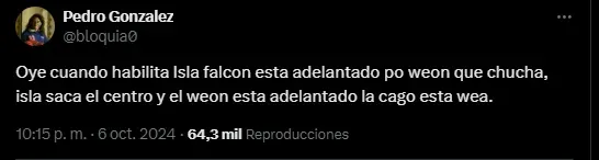 Hinchas azules reclaman por el gol de Maximiliano Falcón en Colo Colo.