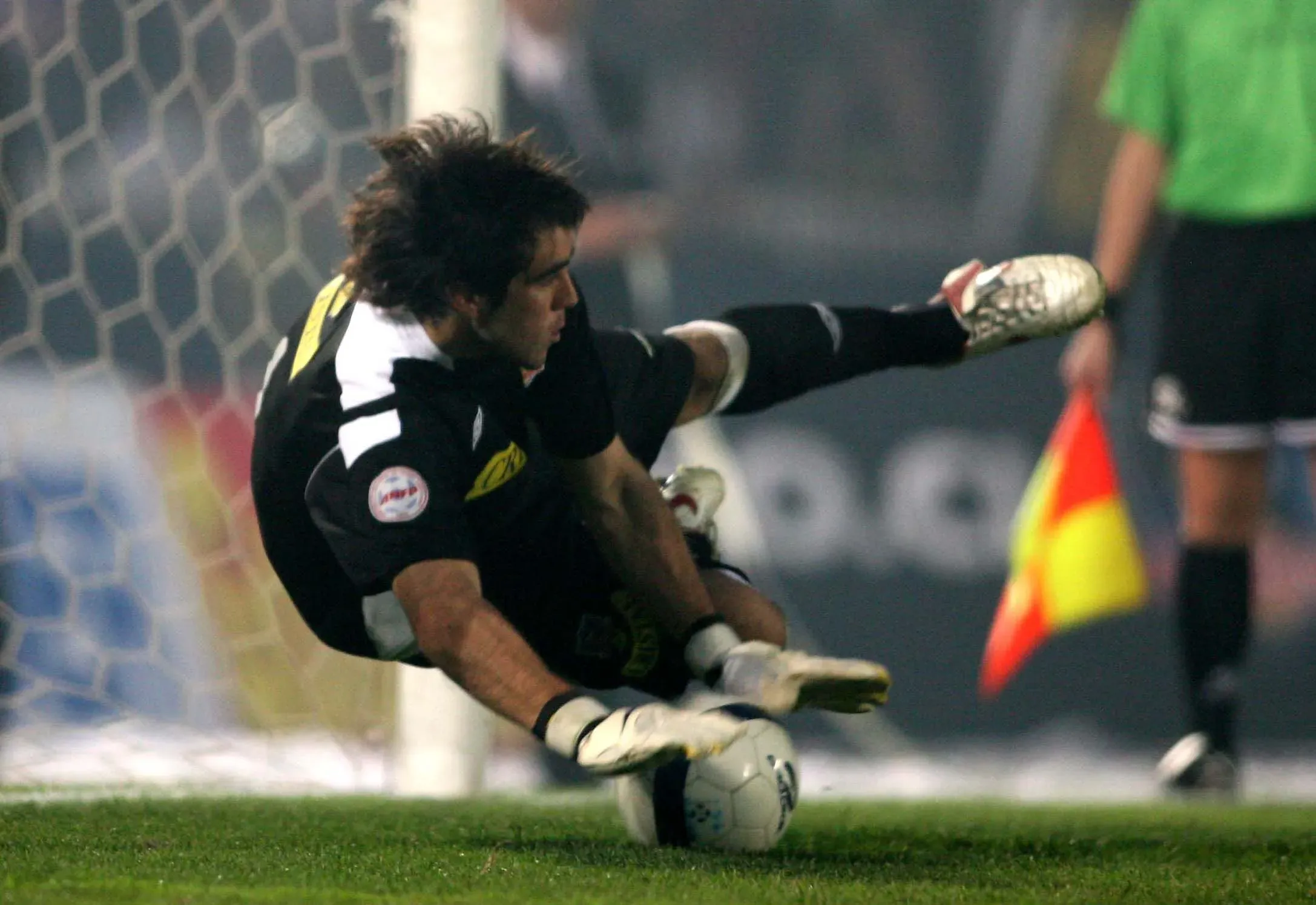 Claudio Bravo fue incluido dentro de los 10 elegido por Roberto Rojas | Photosport