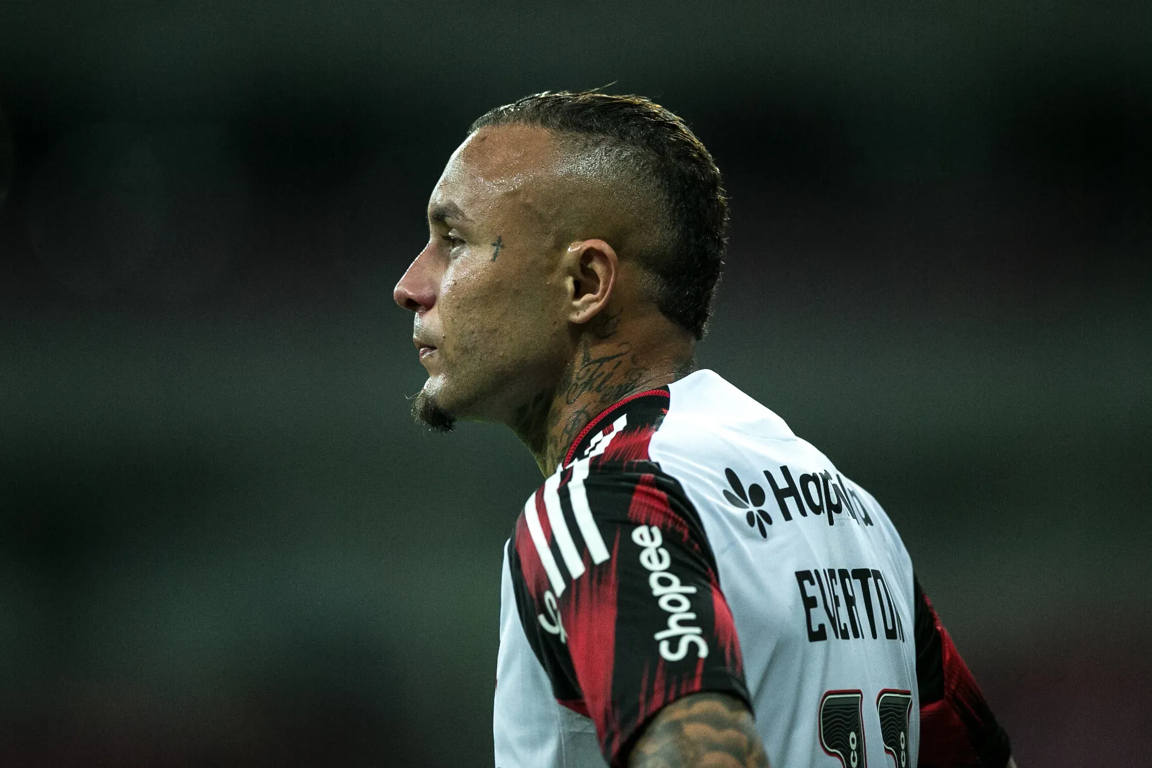 Everton Cebolinha jogador do Flamengo durante a partida contra o Sport na Arena de Pernambuco, pelo Campeonato Brasileiro A 2025. Foto: Marlon Costa/AGIF