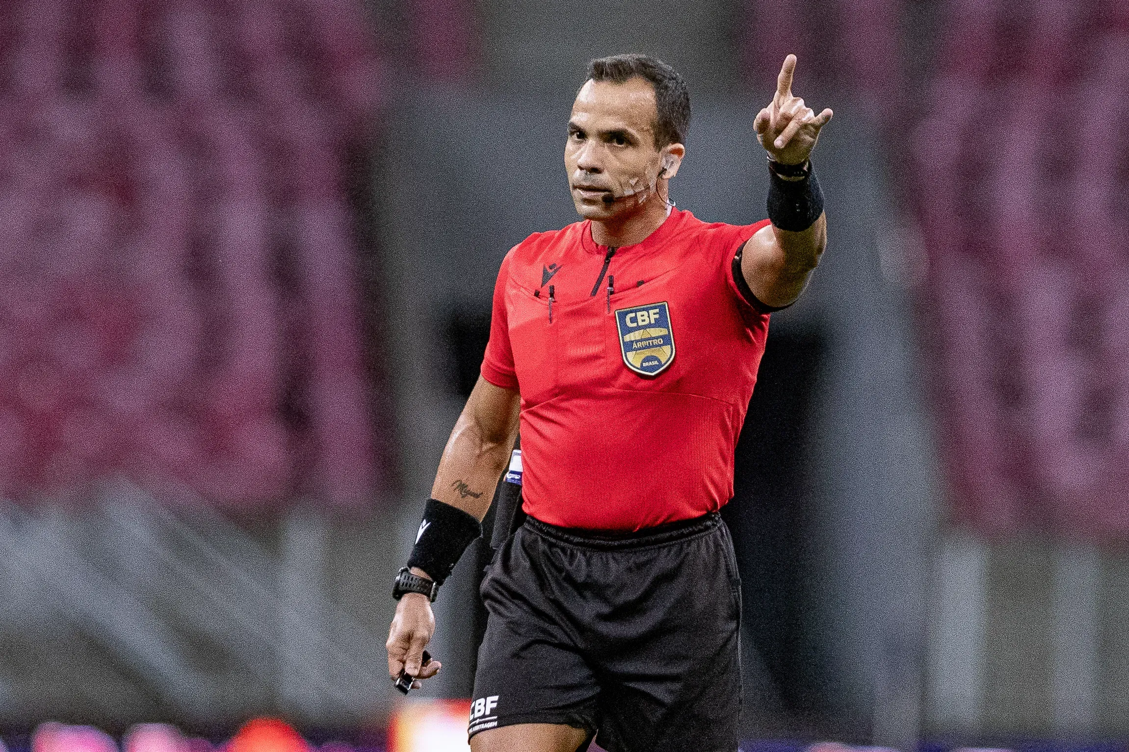 Árbitro Alex Gomes Stefano. Foto: Rafael Vieira/AGIF