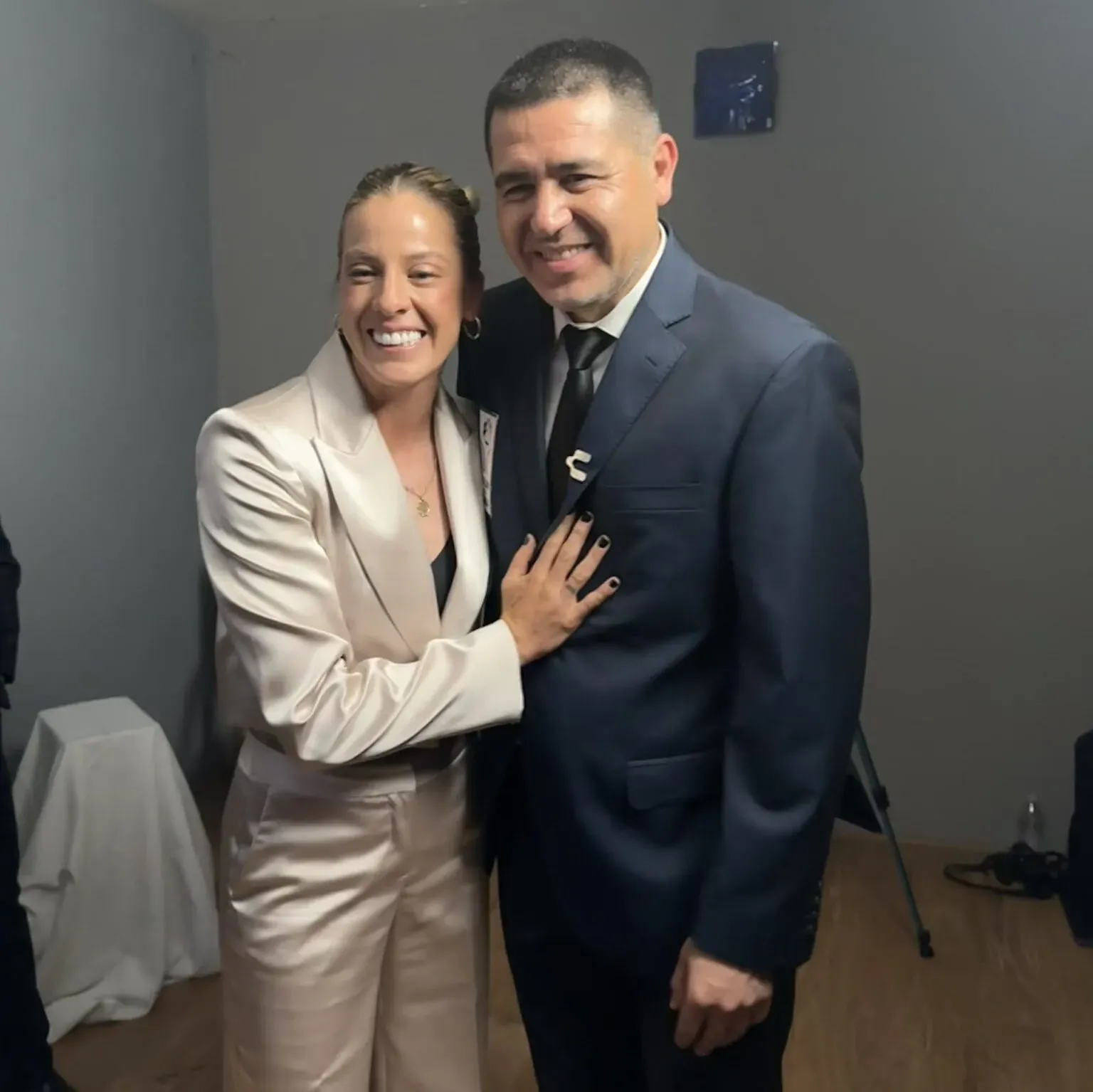 Chule y su encuentro con Juan Román Riquelme, presidente de Boca Juniors. Foto León.