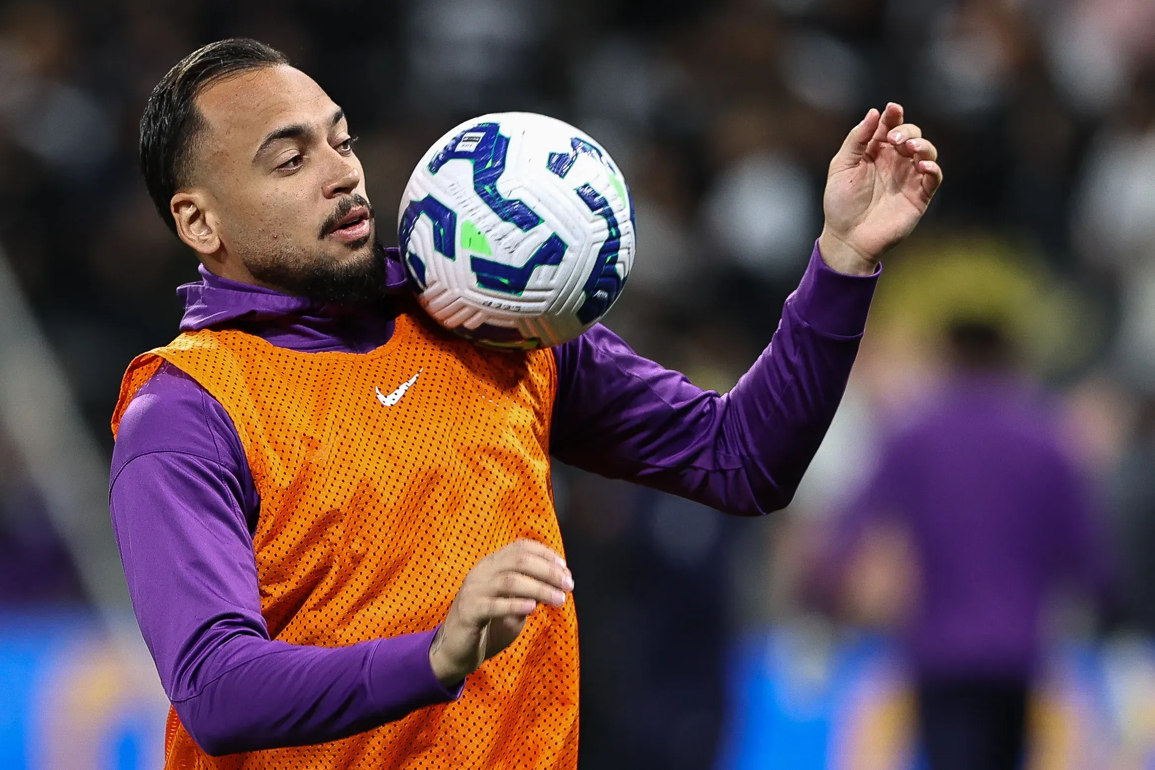 Uma das decisões que se mostrou equivocada de Dorival foi a não escalação de Maycon como titular diante do Vasco – Foto: Joisel Amaral/AGIF