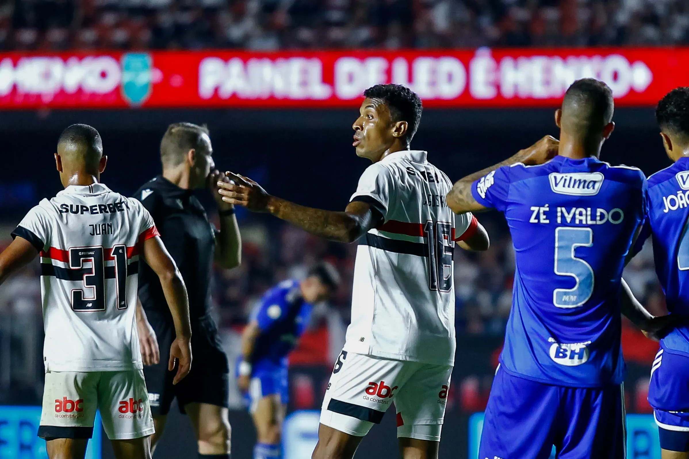 São Paulo x Cruzeiro pelo primeiro turno do Brasileirão. (foto - Marco Miatelo/AGIF)