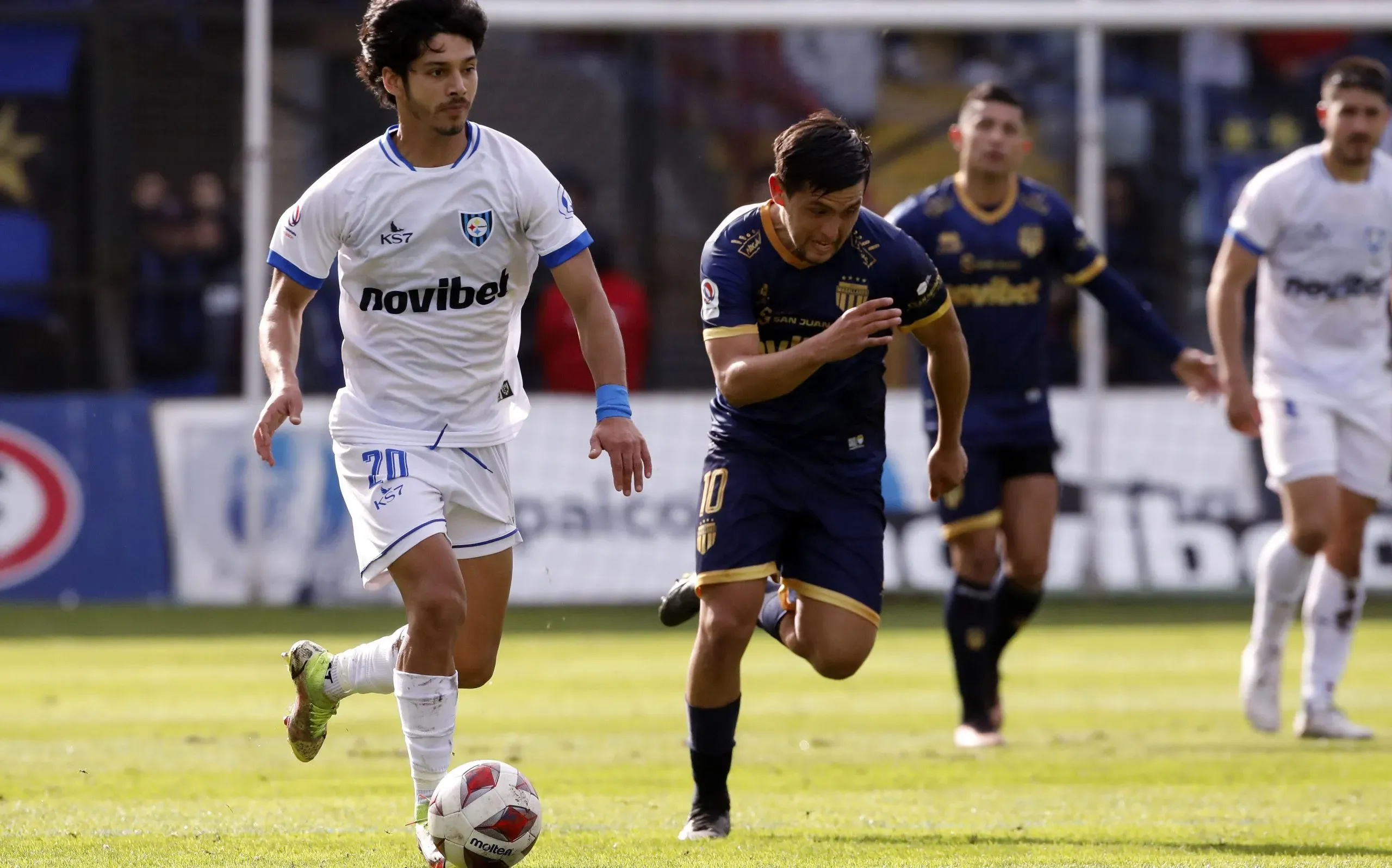 Martínez frente a Magallanes durante 2023 (Photosport)