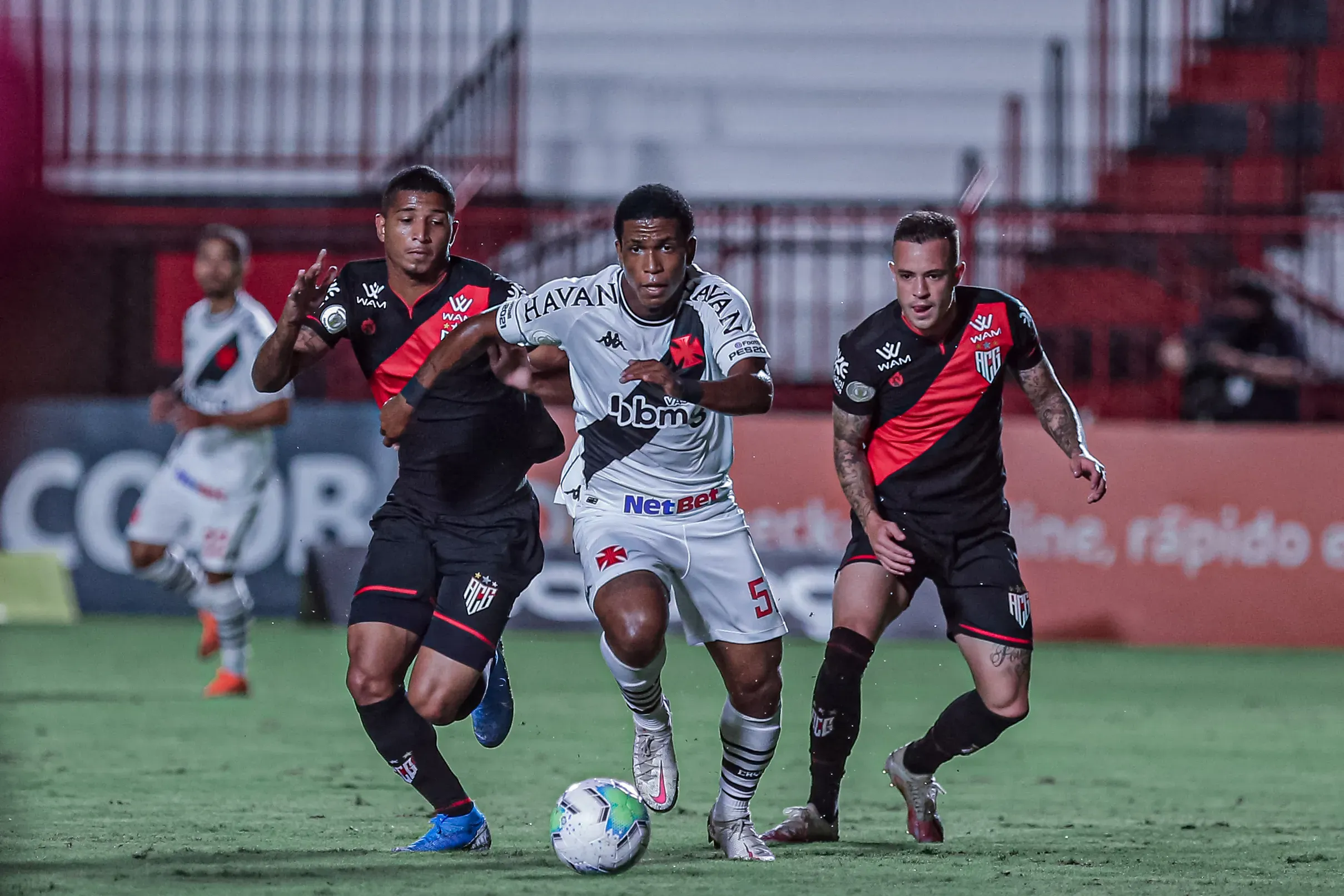 Atlético-GO 0 x 0 Vasco pelo Brasileirão de 2020. Foto: Heber Gomes/AGIF