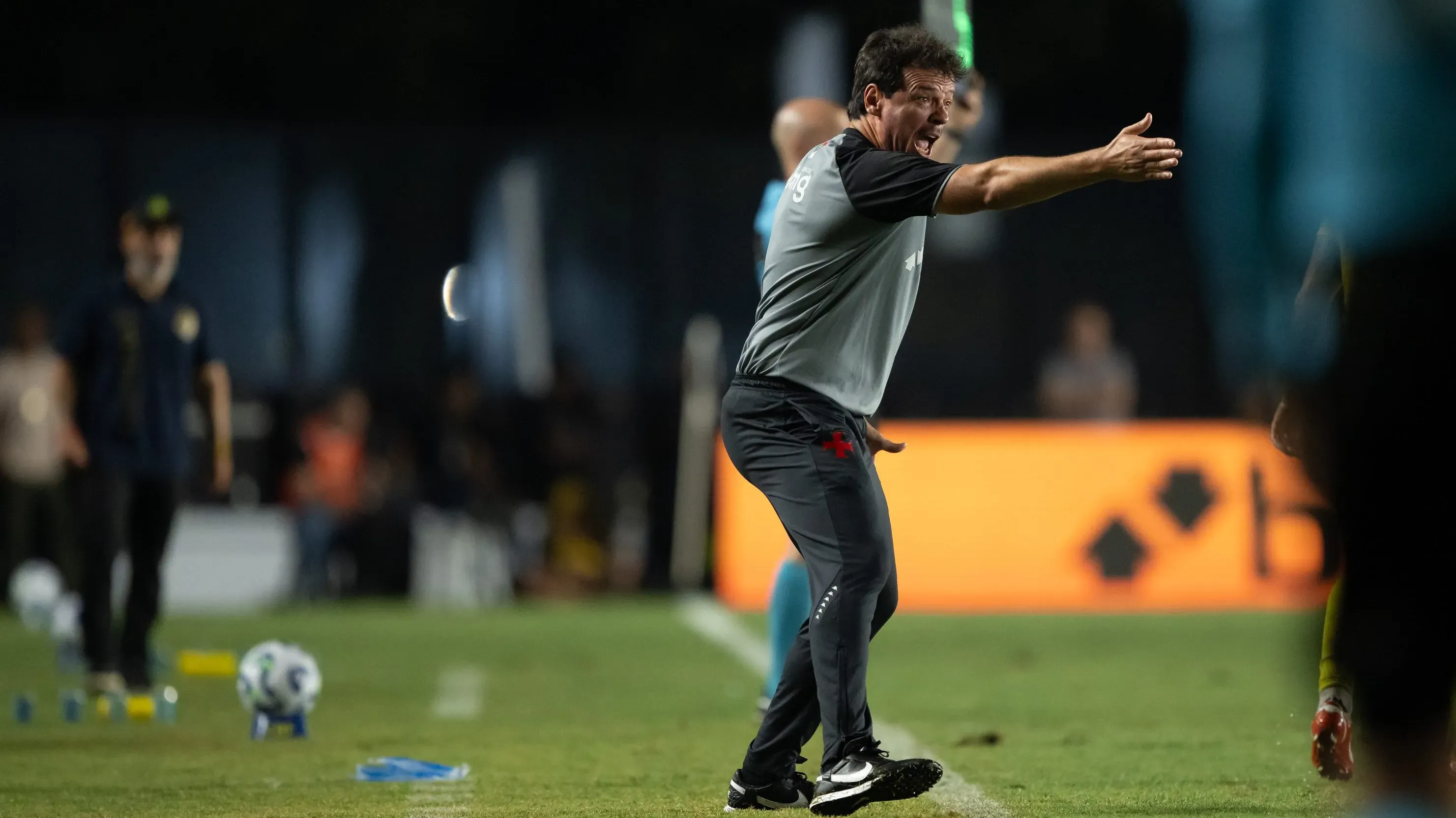 Diniz no comando do Vasco. Foto: Jorge Rodrigues/AGIF