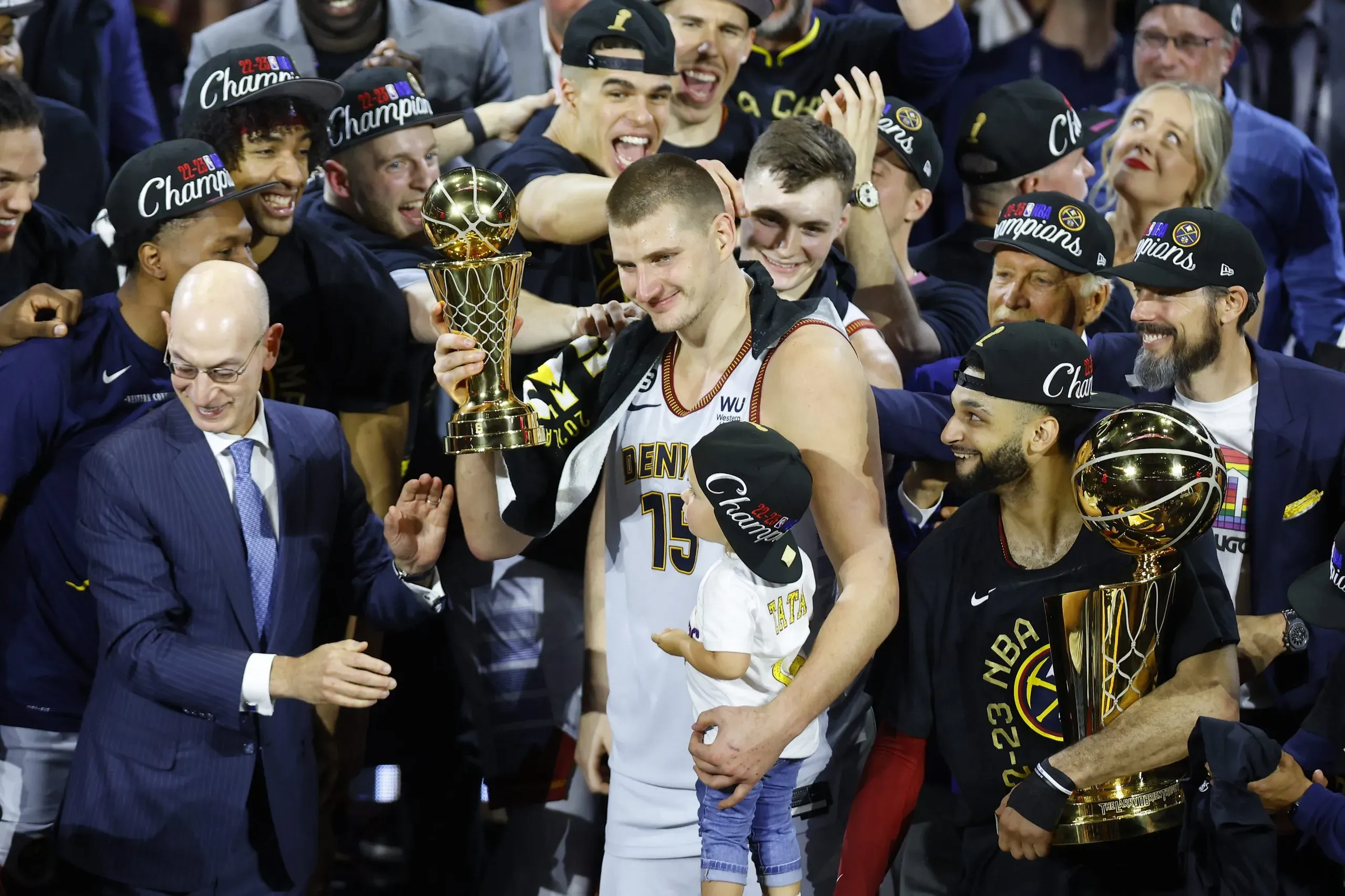 Denver Nuggets con Nikola Jokic a la cabeza conquistó su primer título de la NBA. (Foto: Getty)