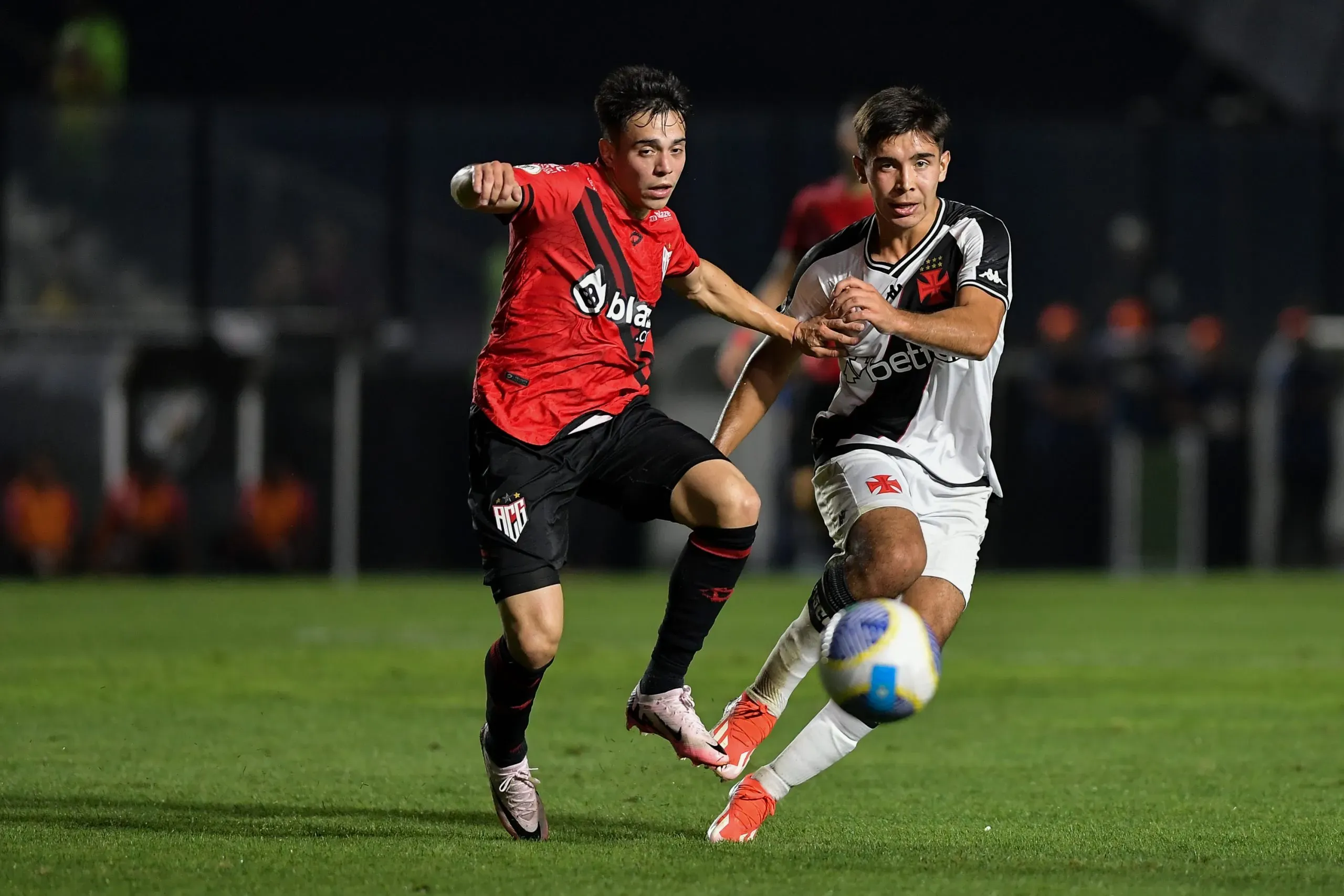 Por enquanto, vai dando Vasco nas quartas de finais da Copa do Brasil. Foto: Thiago Ribeiro/AGIF