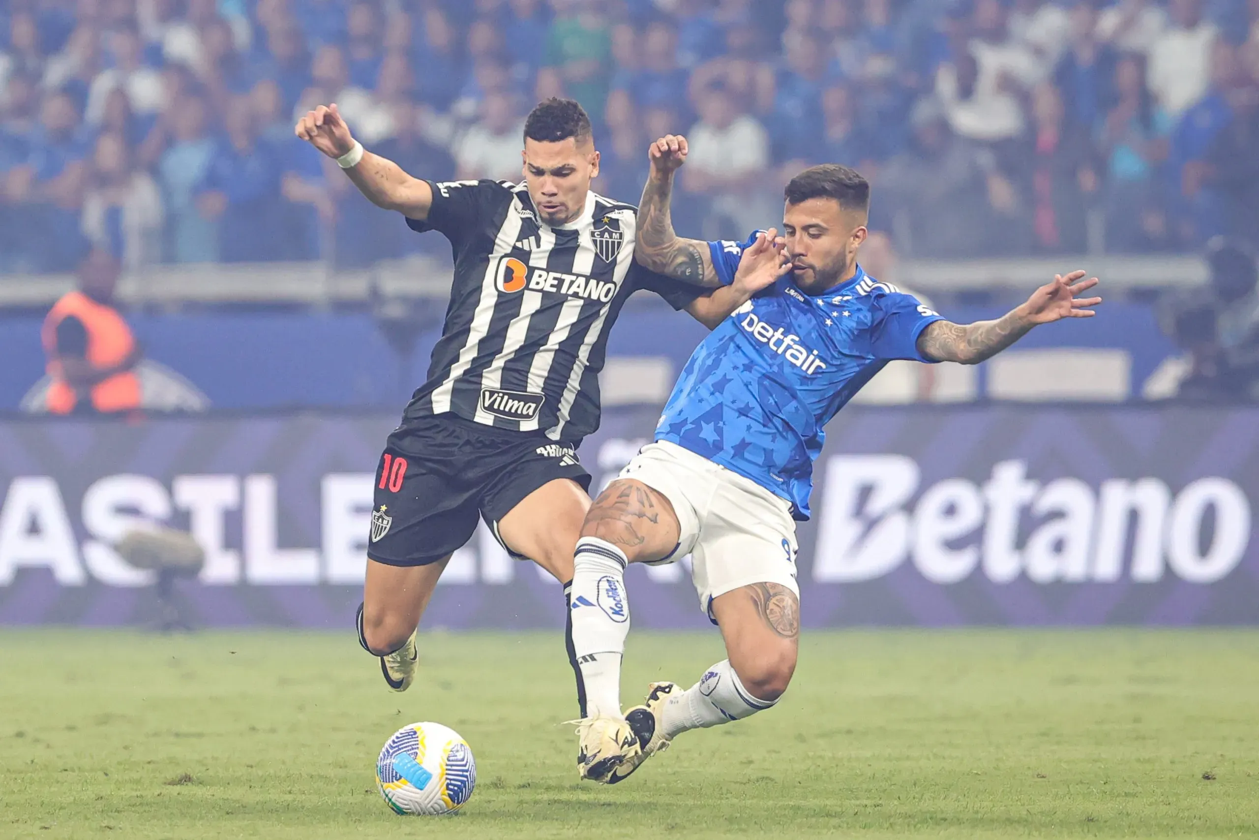 Em jogo movimentado, Cruzeiro e Atlético-MG encerram o primeiro tempo em 0 a 0 pelo Campeonato Brasileiro Série A 2024. Foto: Gilson Lobo/AGIF