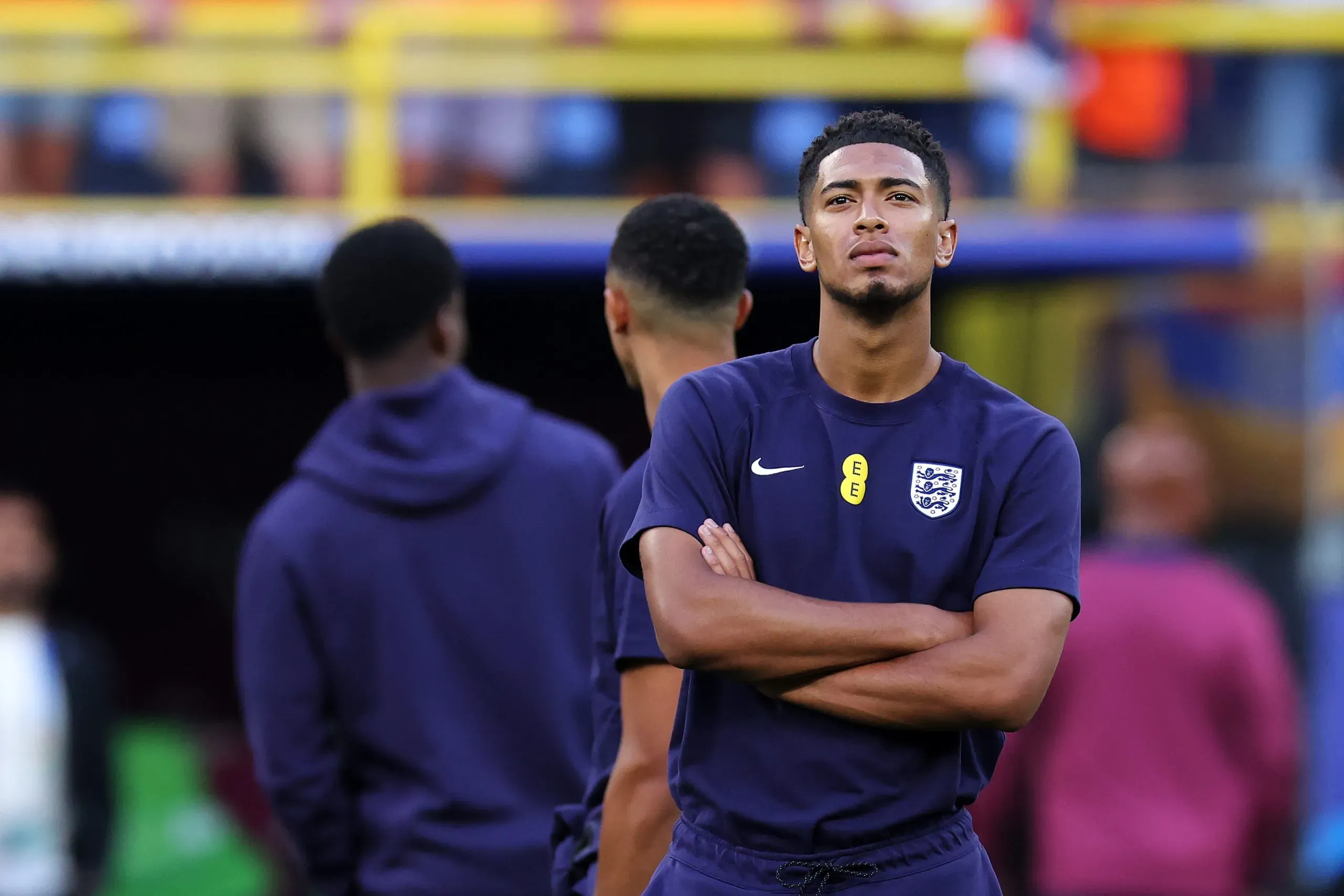 Bellingham, durante o reconhecimento do gramado (Photo by Alex Livesey/Getty Images)