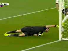 VIDEO | El gol en contra de Dibu Martínez ante Liverpool