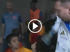 El insólito pedido de un chico a Messi en el túnel