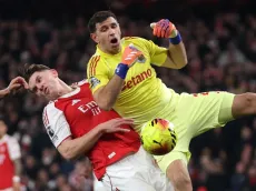 El error de Dibu Martínez en el partido entre Arsenal y Aston Villa