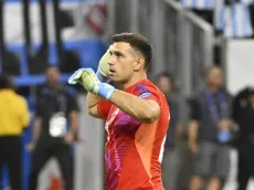 Novamente, Dibu Martínez salva a Argentina nas penalidades