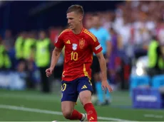 Dani Olmo enfrenta problema no Barcelona e tem estreia adiada