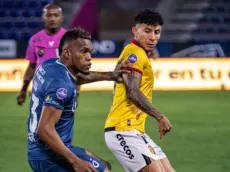 Los hinchas de Barcelona no perdonan a este jugador tras el empate vs. Católica: “Deben sacarlo ahorita mismo”