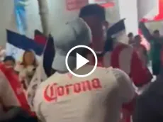 VIDEO: insólito episodio entre fanáticos de Chivas y uno de Toluca en los festejos