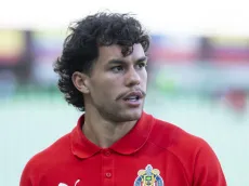 Milito saca la guillotina y "corta" a dos figuras contra Cruz Azul