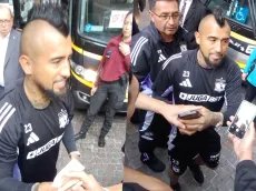 Vidal recibe el cariño de los hinchas de Colo Colo en Argentina