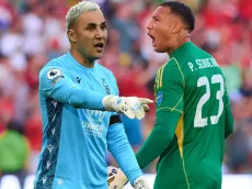 Keylor Navas acompaña a Patrick Sequeira a su nuevo destino