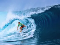 París 2024: Alan Cleland sorprende con épica presentación en surf