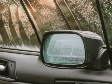 ¿Cómo desempañar los vidrios del auto?