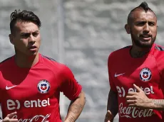 Vidal deja de lado su gran pena para alentar a Vargas en la Roja