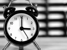 ¿Se adelanta o atrasa el reloj en el cambio de hora?