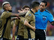 Vidal sin piedad contra árbitro venezolano: "¡Córrete po...!"