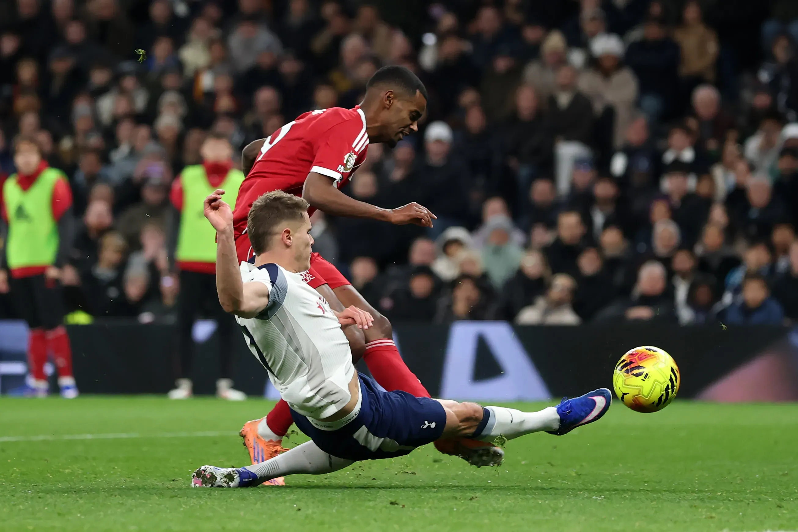 El momento del gol y la lesión de Isak