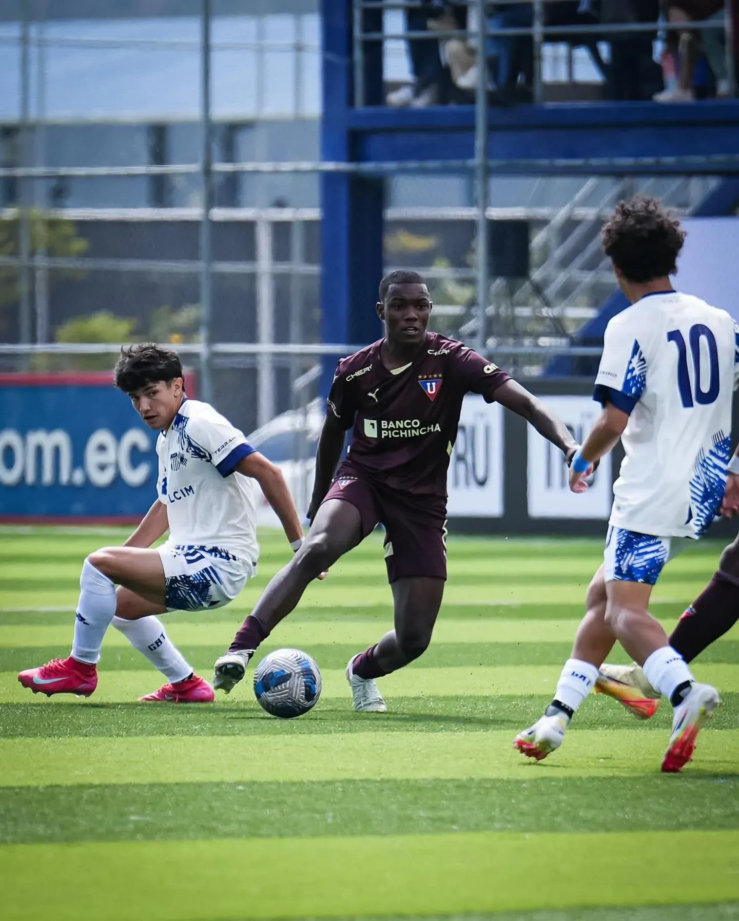 Manchester United va por Éderson Castillo, y pagarían los 7 millones que pide Liga de Quito.