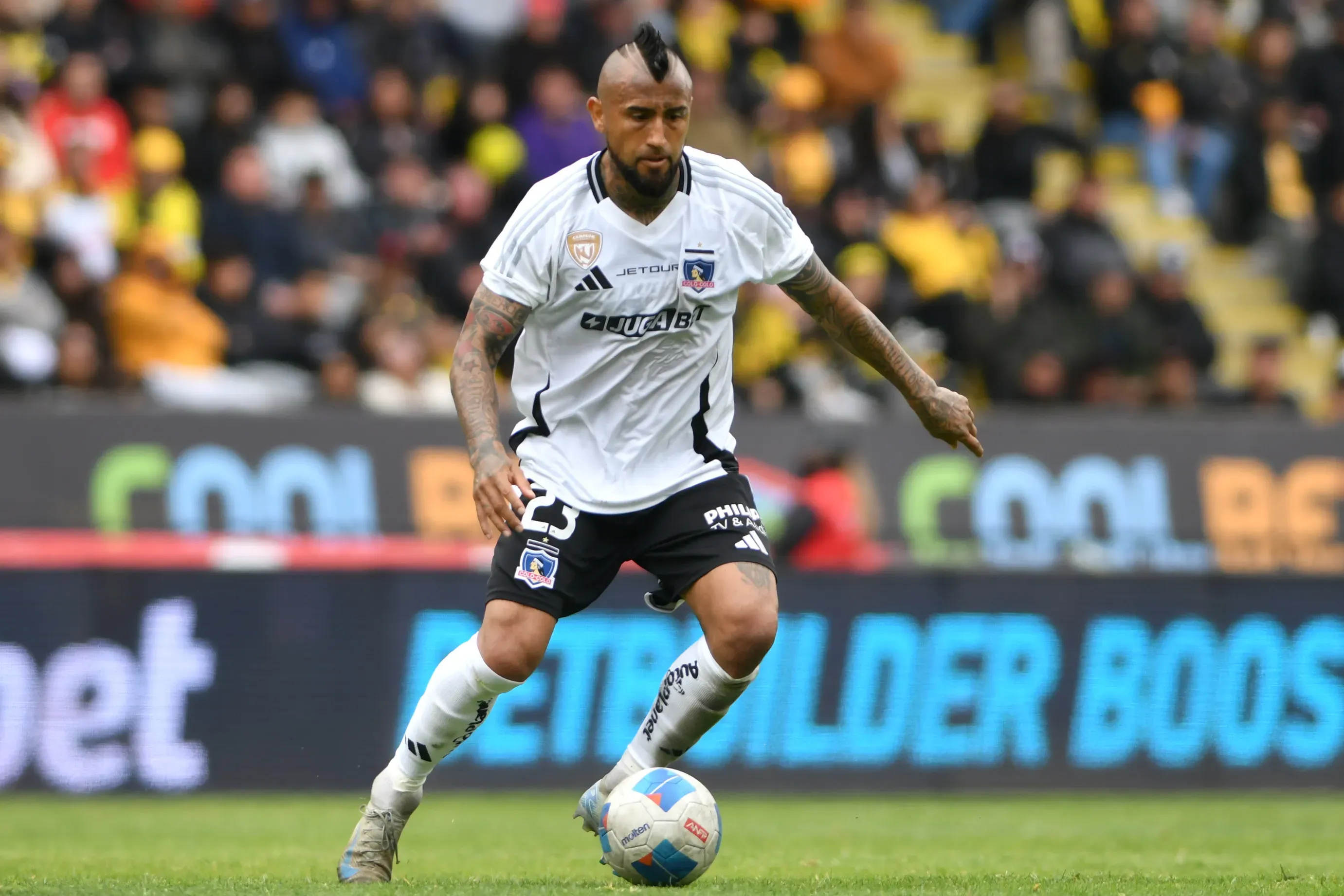 Fernando Ortiz aseguró que nadie tiene el puesto asegurado en el Cacique, ni Arturo Vidal. 