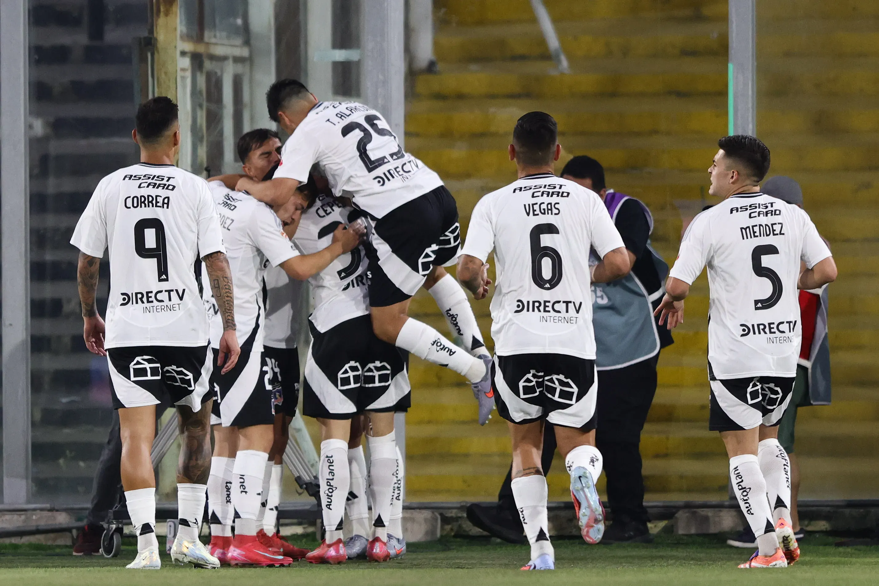 Colo Colo sigue celebrando en la Liga de Primera.